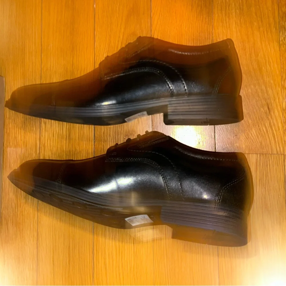 CLARKS men’s Whiddon Cap Toe Black Leather Oxford Dress Shoe